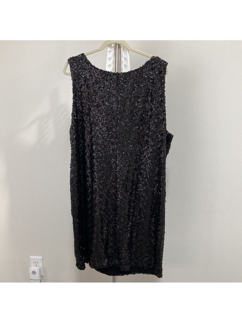 ILLUMMINEE Black Sequin Sleeveless Sheath Dress - Picture 3 of 6